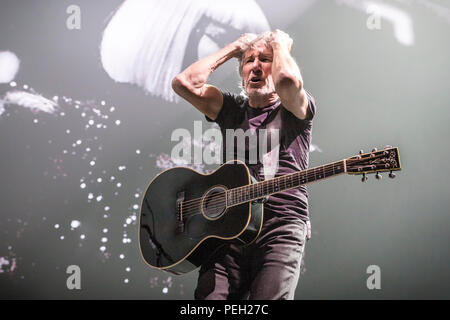 Norvège, Oslo - 14 août 2018. La chanteuse, auteur-compositeur et musicien Roger Waters effectue un concert live à Telenor Arena d'Oslo dans le cadre de l'Us  + eux d' 2018. (Photo crédit : Gonzales Photo - Terje Dokken) Credit : Gonzales Photo/Alamy Live News Banque D'Images