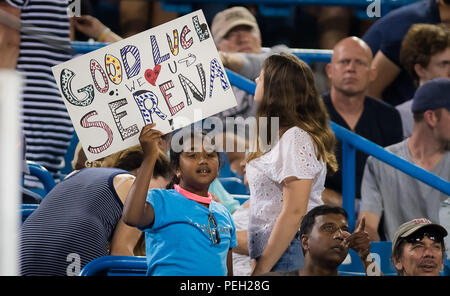 Cincinnati, OH, USA. 14 août 2018 - Ambiance pendant le match de second tour à l'ouest et sud de l'Open 2018 Premier tournoi de tennis WTA 5. Cincinnati, Ohio, USA. Le 14 août 2018. Credit : AFP7/ZUMA/Alamy Fil Live News Banque D'Images