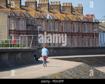 Sheerness, Kent, UK. Août 15, 2018. Royaume-uni : un temps ensoleillé et chaud matin de Sheerness, Kent. Credit : James Bell/Alamy Live News Banque D'Images