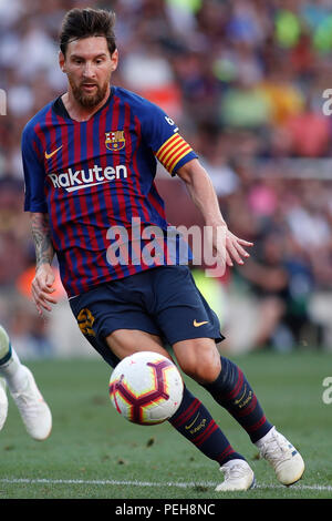 Camp Nou, Barcelona, Espagne. Août 15, 2018. Trophée Joan Gamper, Barcelone contre Boca Juniors ; de Leo Messi FC Barcelone contrôle la balle : Action Crédit Plus Sport/Alamy Live News Banque D'Images