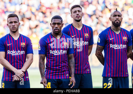 15 août 2018 - Le nouveau quatre joueurs du FC Barcelone pour l'équipe de 2018/2019, Arthur Henrique de Brasil, Malcom Filipe de Brasil, Clement Lenglet à partir de la France et Arturo Vidal du Chili au cours de la Joan Gamper trophy match entre le FC Barcelone et CA Boca Juniors au Camp Nou à Barcelone, le 15 août de 2018, l'Espagne. Credit : AFP7/ZUMA/Alamy Fil Live News Banque D'Images