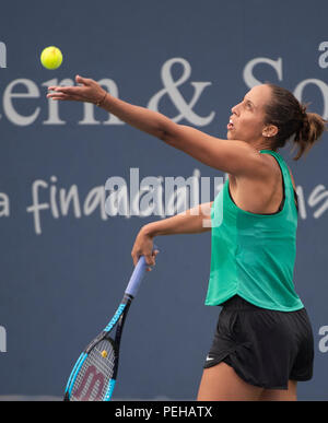 Mason, Ohio, USA. 15 août 2018. 15 août 2018 : Les clés de Madison (USA) défait Camila Giorgi (ITA) 6-2, 6-2, à l'Ouest et le Sud de l'ouvrir aux Lindner Family Tennis Center à Mason, en Ohio. © Leslie Billman/Tennisclix/CSM Crédit : Cal Sport Media/Alamy Live News Banque D'Images