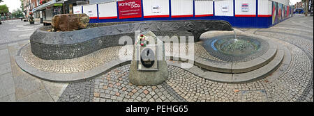 La rivière de la vie, Memorial Bridge St, Warrington, Cheshire, North West England, UK Banque D'Images