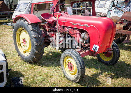 Une Porsche 219 Allemand tracteur agricole diesel sur l'affichage dans le Gloucestershire ROYAUME UNI EN 20187 Banque D'Images