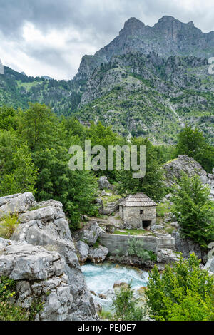 Un moulin à eau dans la vallée de la rivière Valbona, partie de la Valbona National Park, dans le nord-est de l'Albanie, Banque D'Images