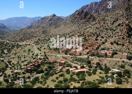 À l'ouest de la vallée, près de Tafroute Ammelne, dans l'Anti Atlas montagnes du Maroc Banque D'Images