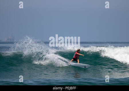 Jake qui se font concurrence sur les Marshall US Open de surf 2018 Banque D'Images