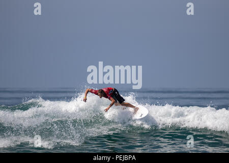 Jake qui se font concurrence sur les Marshall US Open de surf 2018 Banque D'Images