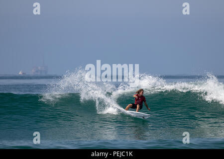 Jake qui se font concurrence sur les Marshall US Open de surf 2018 Banque D'Images