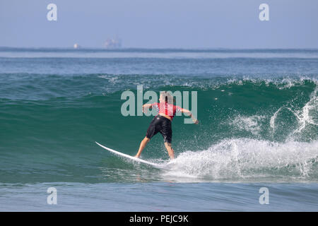 Jake qui se font concurrence sur les Marshall US Open de surf 2018 Banque D'Images