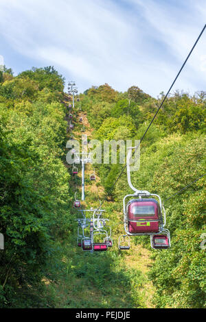 L'arabette, Saxe-Anhalt, Allemagne, le 12 juillet 2018 : cable car avec télésiège Rosstrappe à Thale am Harz Banque D'Images