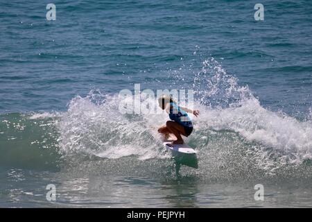 Coco Ho concurrentes dans l'US Open de surf 2018 Banque D'Images