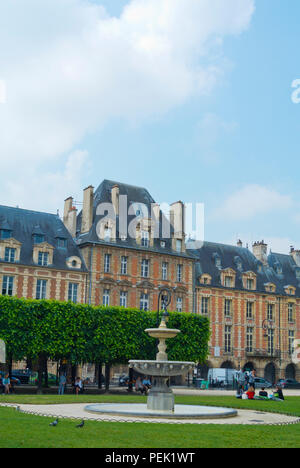 Place des Vosges, Le Marais, Paris, France Banque D'Images