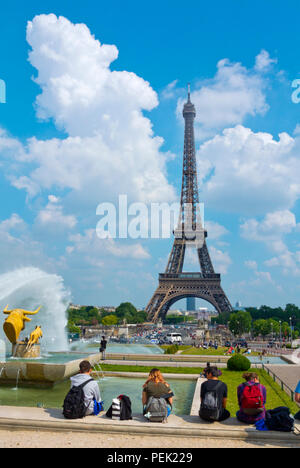 La tour Eiffel, vu du Trocadéro, Jardins du Trocadéro, Place de Trocadéro, Paris, France Banque D'Images