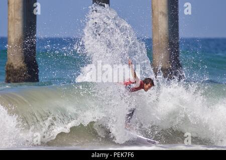 Heazlewood récif concurrentes dans l'US Open de surf 2018 Banque D'Images