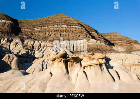 Hoodoo rock formation in East Coulee, près de Drumheller, en Alberta, Canada. Banque D'Images