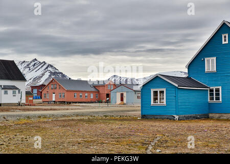 Les bâtiments de l'extrême nord et civile règlement fonctionnel Ny-Ålesund, Svalbard, Spitzberg ou l'Europe Banque D'Images