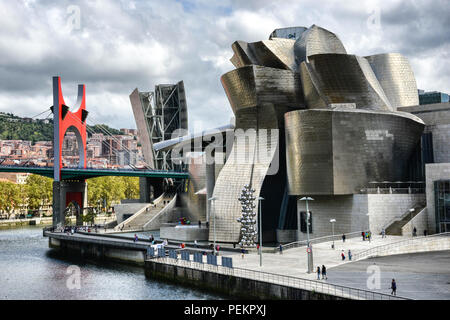 Vue sur le musée Guggenheim de Bilbao, Spaindesigned par Frank Gehry Banque D'Images