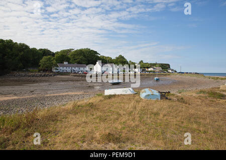 En été, la baie d'Anglesey Quai rouge Banque D'Images