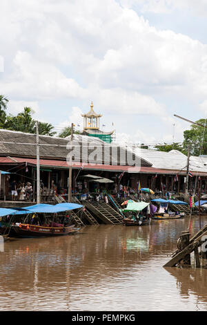 Un marché flottant de la Thaïlande phawa tourism destination outdoor Banque D'Images