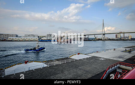 Osaka, Japon - Nov 17, 2016. Vue sur la baie d'Osaka au Japon. Osaka est la deuxième plus grande zone métropolitaine au Japon. Banque D'Images