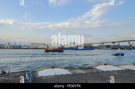 Osaka, Japon - Nov 17, 2016. Vue sur la baie d'Osaka au Japon. Osaka est la deuxième plus grande zone métropolitaine au Japon. Banque D'Images