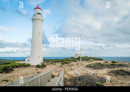 Cape Nelson phare blanc et rouge en Australie Banque D'Images