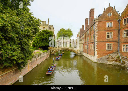 Le Pont des Soupirs. St John's College de Cambridge, Angleterre, Royaume-Uni Banque D'Images