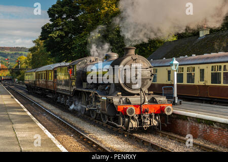 Locomotive préservée 45428 Eric Treacy Stanier classe cinq noir se situe à Grosmont Station sur la North Yorks Moor de fer. Banque D'Images