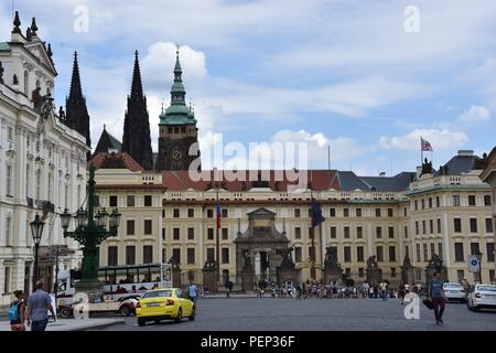 Prague, République tchèque. Août 15, 2018. Août 15,2018 Prague République tchèque est très populaire chaque jour cette ville est visité par des milliers de touristes de partout dans le monde du château de Prague. (Crédit Image : © Piotr Twardysko via Zuma Zuma Press Fil) Credit : Piotr Twardysko/ZUMA/Alamy Fil Live News Banque D'Images