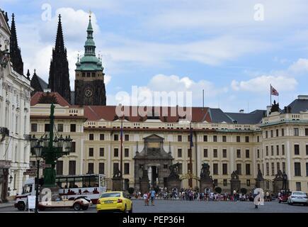 Prague, République tchèque. Août 15, 2018. Août 15,2018 Prague République tchèque est très populaire chaque jour cette ville est visité par des milliers de touristes de partout dans le monde du château de Prague. (Crédit Image : © Piotr Twardysko via Zuma Zuma Press Fil) Credit : Piotr Twardysko/ZUMA/Alamy Fil Live News Banque D'Images