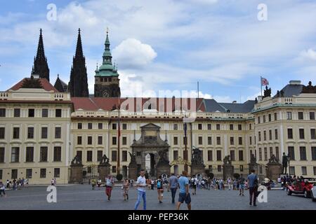 Prague, République tchèque. Août 15, 2018. Août 15,2018 Prague République tchèque est très populaire chaque jour cette ville est visité par des milliers de touristes de partout dans le monde du château de Prague. (Crédit Image : © Piotr Twardysko via Zuma Zuma Press Fil) Credit : Piotr Twardysko/ZUMA/Alamy Fil Live News Banque D'Images