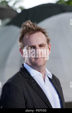 Edinburgh, Royaume-Uni. 16 août, 2018. Nick Harkaway & William Sutcliffe Nick Harkaway, le romancier britannique et commentateur. William Sutcliffe est un romancier britannique. Photographié à l'Edinburgh International Book Festival. Edimbourg, Ecosse. Photo par Gary Doak / Alamy Live News Banque D'Images