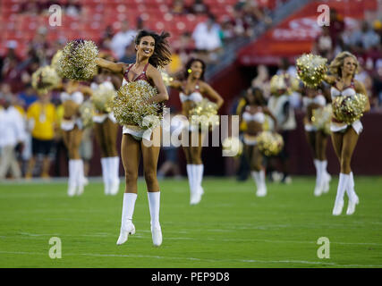 Landover, Maryland, USA. 16 août 2018 : Redskins de Washington cheerleaders effectuer avant un match de football NFL preseason entre les Redskins de Washington et les New York Jets à FedEx Field à Landover, MD. Justin Cooper/CSM Crédit : Cal Sport Media/Alamy Live News Banque D'Images