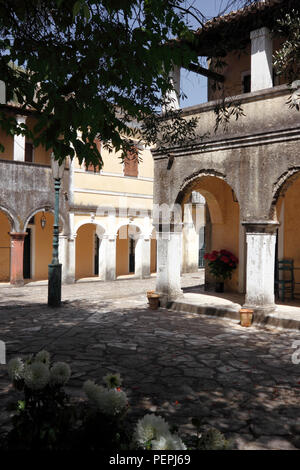 DANILIA Place du Village de Corfou. BOUAS Banque D'Images