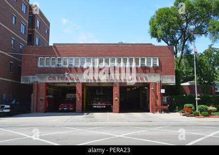 Le Chicago Fire Department firehouse situé sur North Halsted street dans le quartier de Lincoln Park. Banque D'Images