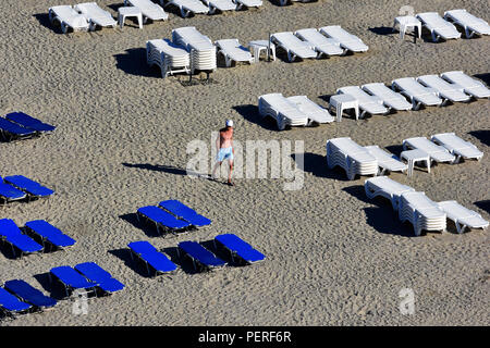 MAMAIA, Constanta, Roumanie - 25 juillet 2018. L'été vous pourrez vous détendre sur la plage Bleue à Mamaia, célèbre station balnéaire sur la côte de la mer Noire, la Roumanie. Banque D'Images