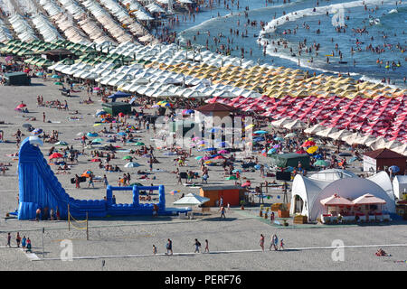 MAMAIA, Constanta , ROUMANIE - août 2018. Mamaia beach, sur la côte de la mer Noire - vue du ciel Voir l'hôtel du parc, attraction d'été haut en Roumanie. Banque D'Images