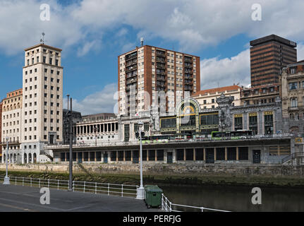 La gare Abando Indalecio Prieto à Bilbao, en Espagne. Banque D'Images