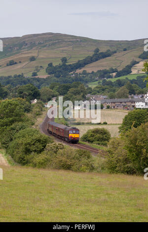 Chemins de la classe 33 de la côte ouest en passant par une locomotive Burneside Windermere à Oxenholme, train d'exécution lorsque Northern rail suspendu le service Banque D'Images