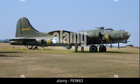 Boeing B17G quatre bombardiers lourds du moteur. Sally B. Banque D'Images