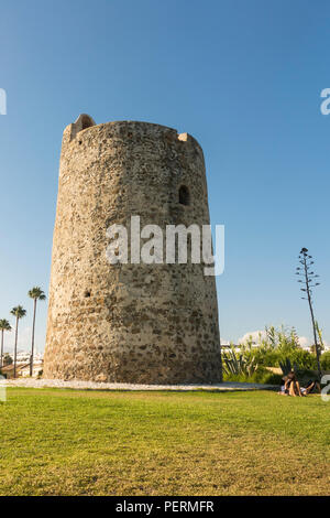 Cité médiévale du 16e siècle Watch Tower, Torre de Las Bóvedas, Guadalmina, San Pedro de Alcantara, Andalousie, espagne. Banque D'Images