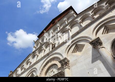 L'église romane de Santa Maria Forisportam à Lucca, Italie. Banque D'Images