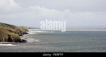 La plage de sable et de dunes à Inch Strand à Dingle Bay sur la côte ouest de l'Irlande, le comté de Kerry. Banque D'Images