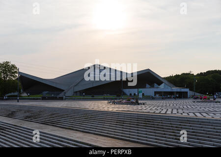 Gymnase du parc olympique Komazawa, conçu par Ashihara Yoshinobu, 1964 ; Setagaya, Tokyo, Japon Banque D'Images