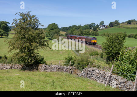 Chemins de fer de la côte ouest sur la locomotive classe 33 avec une ligne de lacs Windermere à Oxenholme, train d'exécution lorsque Northern rail suspendu le service Banque D'Images