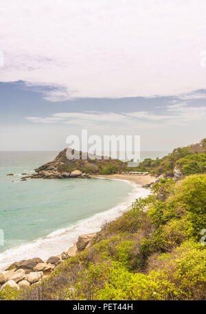 Une vue typique dans le Parc National Tayrona en Colombie. Banque D'Images