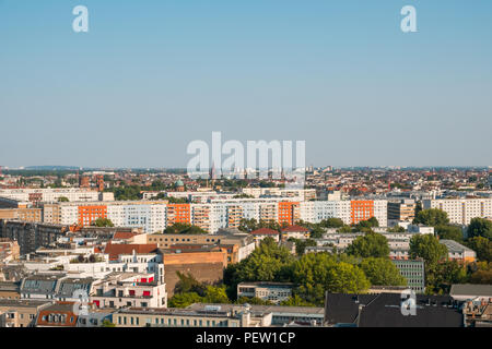 Berlin city skyline - bâtiments résidentiels et maisons aerial Banque D'Images