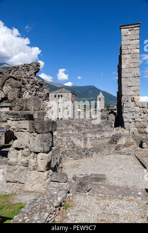 Ruines du théâtre romain d'Aoste en Italie Banque D'Images