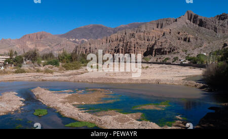 Vue panoramique du paysage du parc national de Los Cardones près de Cachi, en Argentine Banque D'Images